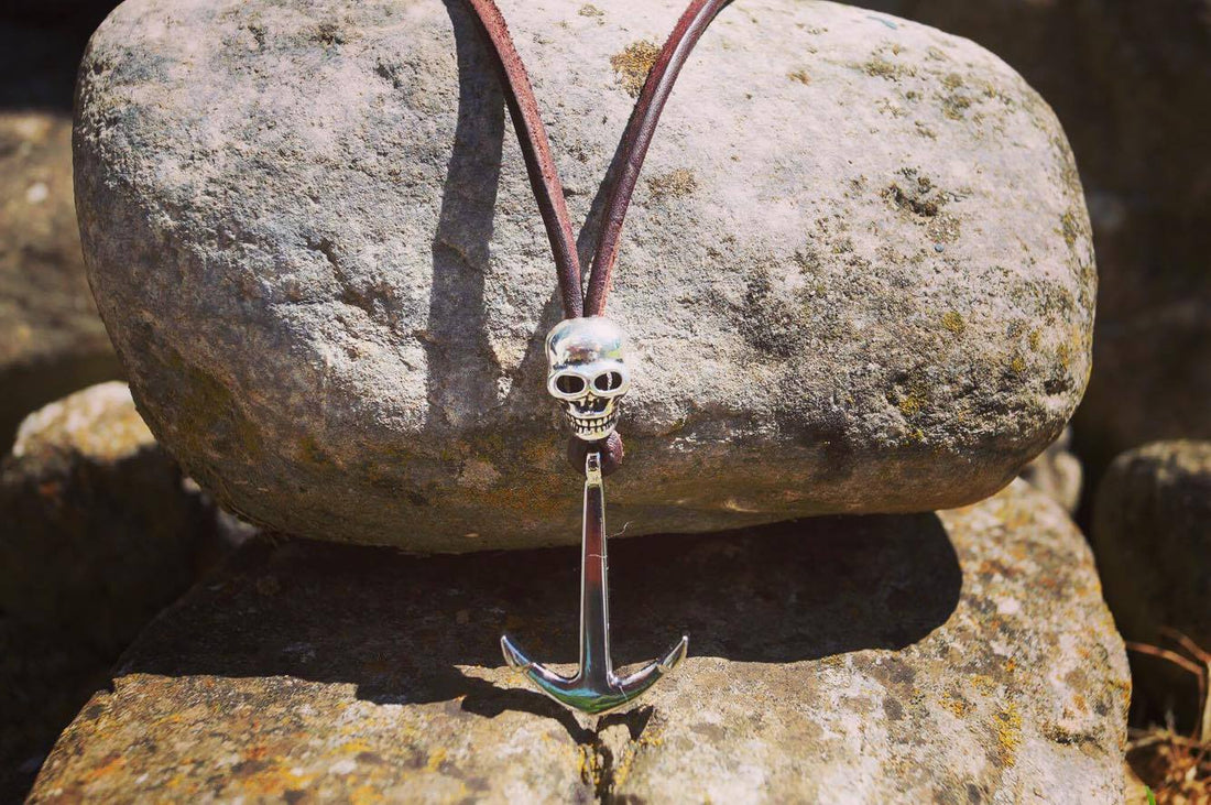 HALSKETTE ANKER SKULL - Swiss Rockstars